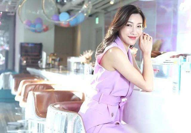 李嘉欣▲台湾女艺人“格格”曝光与罗志祥聊天记录,难怪会引起小猪的关注