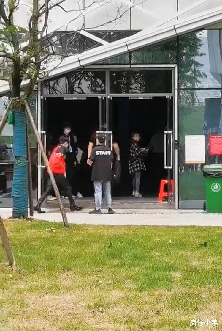 「少年之名」《少年之名》开录五大导师亮相,程潇发色成焦点,还有惊喜嘉宾现身