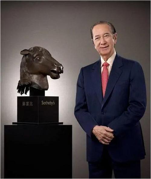 霍英东|霍英东去世享受国葬待遇，何鸿燊为何没有？仅凭第一条赌王就输了