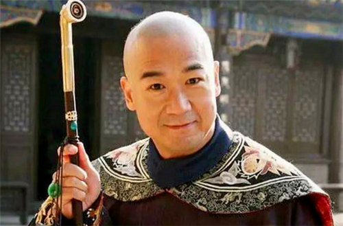 [纪晓岚]嘉庆赐死和珅后，和他处处作对的纪晓岚最后怎样了？结局让人唏嘘