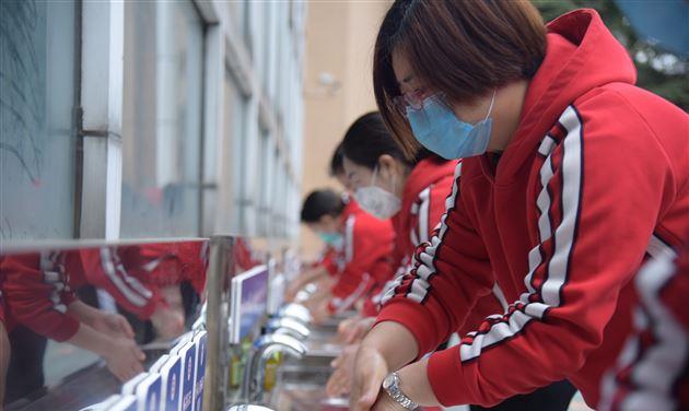 「数学」致今年参加高考的孩子：你可能只是假装复习，但成绩不会陪你演戏