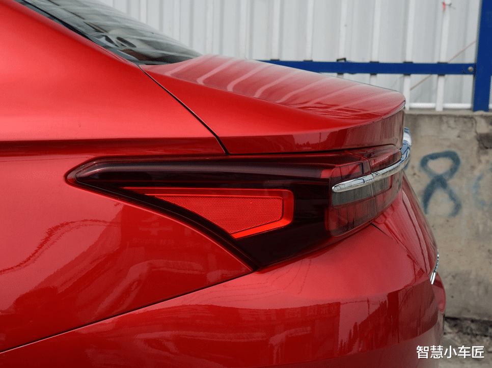 远景x3|还看啥长安逸动！奇瑞新车长近4米8，油耗6.4L+国六标准，7.59万