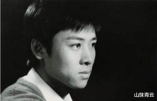 胡亚捷|胡亚捷与妻子离婚大战，3次战败，却次次收获“战利品”，今如何？