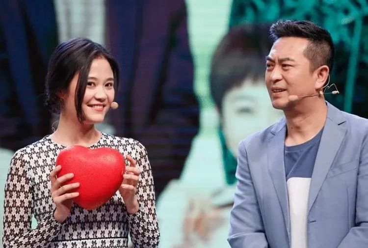 张嘉译■她是张嘉译的“前妻”，患癌后遭丈夫抛弃，今女儿靠跑龙套养她