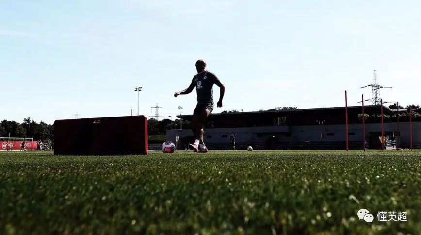 「英超」两人呈阳性!英超官宣第二轮新冠检测结果,联赛重启日期曝光