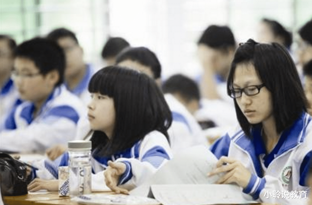 「」初中生的学业正在被“这3种东西”毁掉！如果你也有，赶快丢掉！