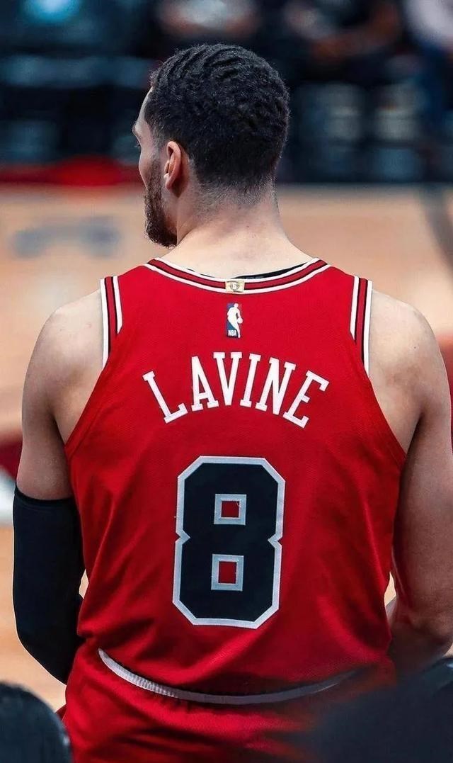 [安踏]扣篮王加盟！安踏为签约拉文而准备球鞋！但是这鞋也太拉垮了吧！