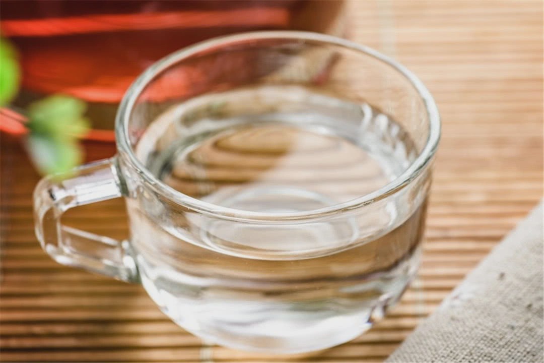 「」为啥有的人一喝水就有尿，有人喝很多水也不去上厕所？早知道早好