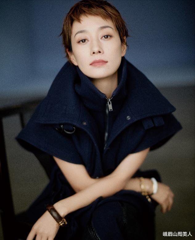 发型|?女人过了50岁尽量别留长发、烫卷发！推荐这4种发型，真洋气