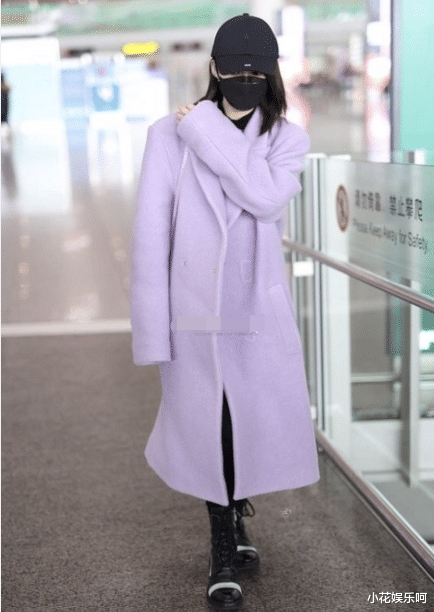 李沁|都是紫色长款呢子大衣，气质截然不同，李沁却穿出了路人的感觉