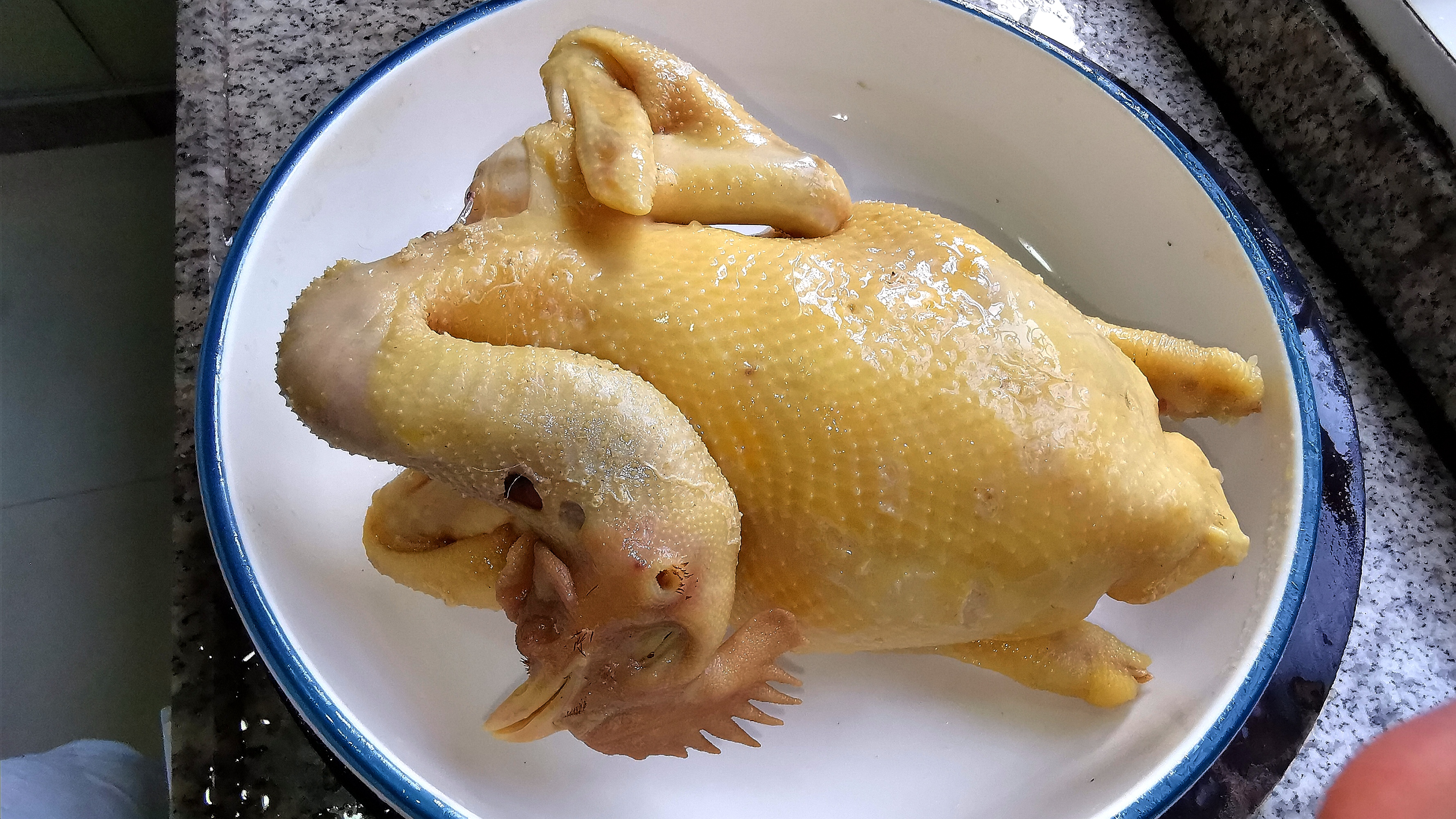 【蘸料】大厨教你正宗白切鸡做法，皮爽肉滑鲜美，搭配3碗蘸料，原汁原味