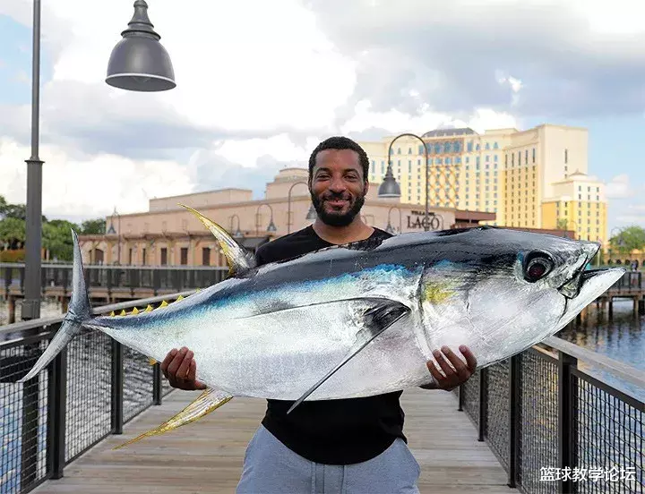 奥兰多|NBA名记：有球员要偷运妹子进园区！这才11天啊，都疯了吧