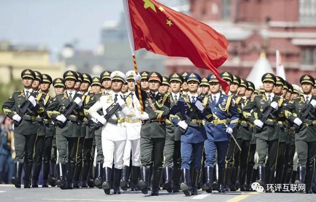 【】阅兵呢，能不能严肃的看完？！