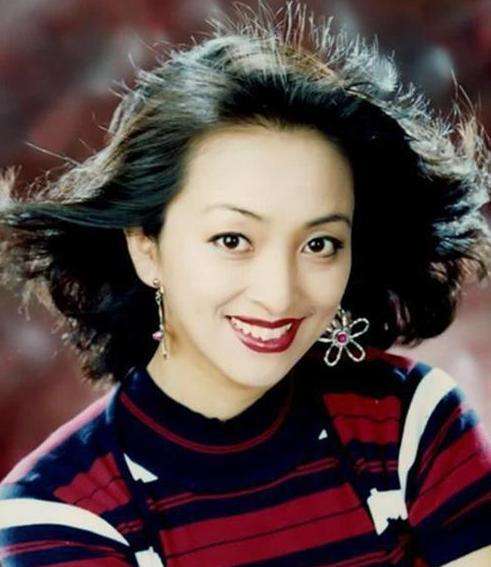 明星|誓死不嫁给中国人,三嫁老外皆被“退货”,如今带日本儿子回到国内捞金!