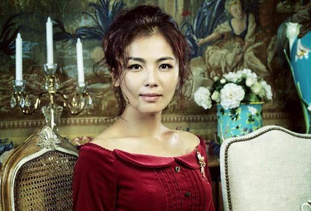 明星|艺人出道的“潮照”，认出一半我认输，考验“真爱粉”的时候到了