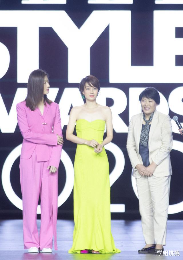 礼服|马伊琍头发变长了，最近的礼服一件比一件好看，新发型也很有味道