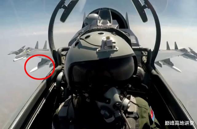 「空空导弹」意大利导弹漂洋过海来中国！成就国产霹雳导弹，外军破例授予功勋