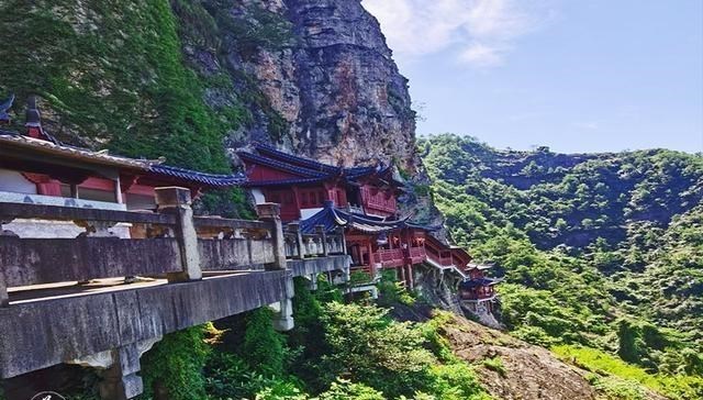 浙江省|浙江千年小镇走红，国庆开城两天涌入14万游客，人头攒动一房难求