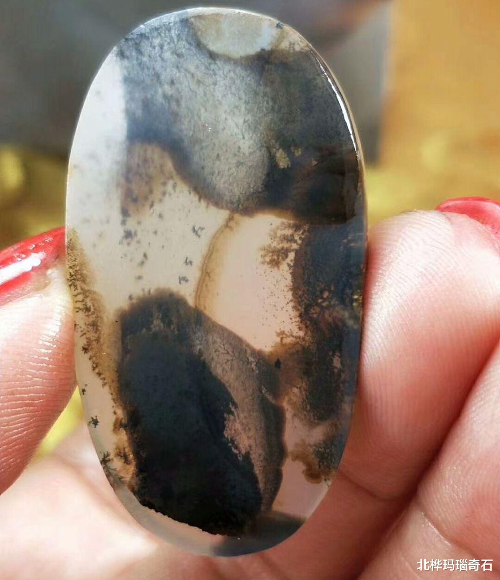 |因为喜欢捡石头，所以认识很多朋友