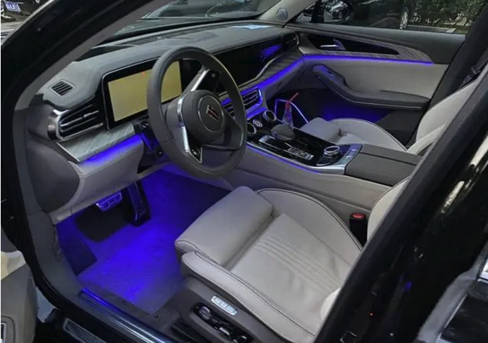 红旗h9|35万买下红旗H9,一个月后再开奥迪A6L,车主:差距太大!