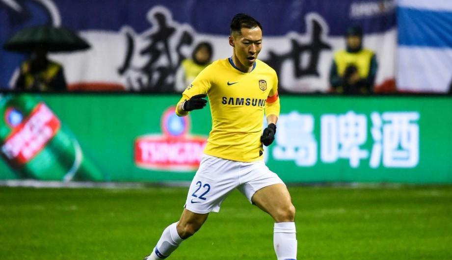 江苏苏宁|太厉害！江苏苏宁队魂仅6分钟梅开二度，曾被里皮助手称赞能够留洋