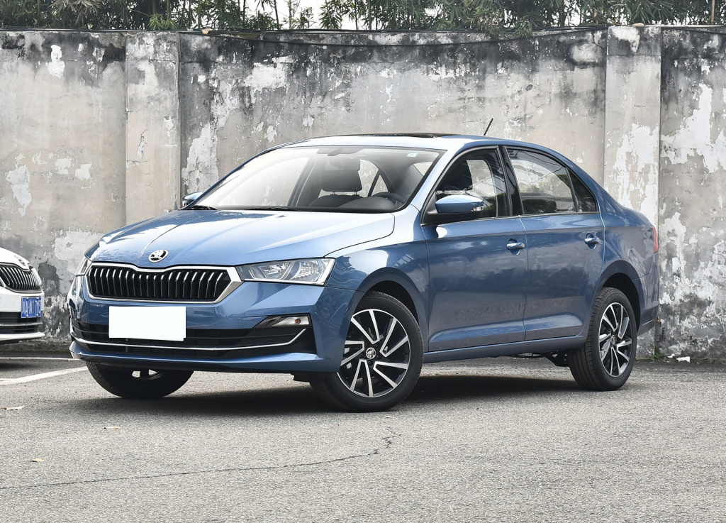 斯柯达昕锐:顶配才8万多的斯柯达昕锐,自动挡配天窗,油耗4毛钱,来自德系