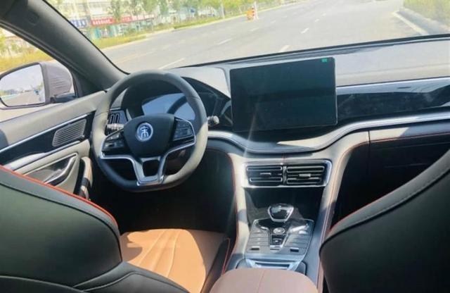 长安CS75|12万多媳妇想买长安CS75Plus，我却偷偷买了它，老司机：你很懂车