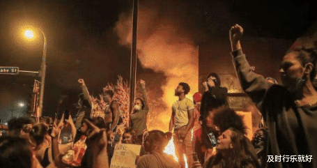 留学生：“抗议”还是蔓延到了国内，非裔留学生：中方表明反对歧视的时候到了