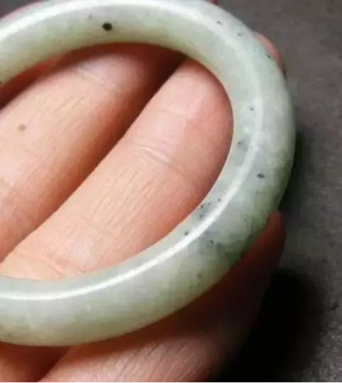 翡翠：翡翠有“八不买”你都不知道，以后买翡翠要吃大亏了！