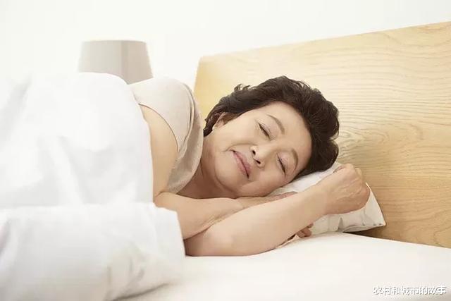 多巴胺|日本脑科专家：56岁是大脑成长巅峰！6件小事让大脑老得更慢