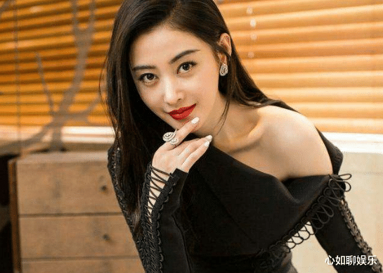 #张天爱#张天爱与哥哥的亲密举动令人很难接受？一旁嫂子的反应过于真实