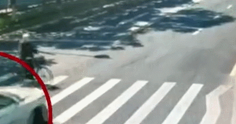 【杭州】杭州大伯给住院老伴送饭,却天人永隔!致命3秒曝光,司机手机画面令人愤怒