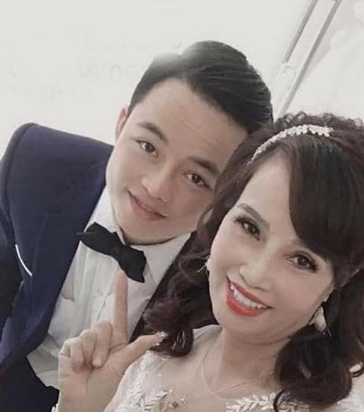 【整容】63岁大妈为防止27岁小丈夫变心，不顾反对花费15万整容，现状如何