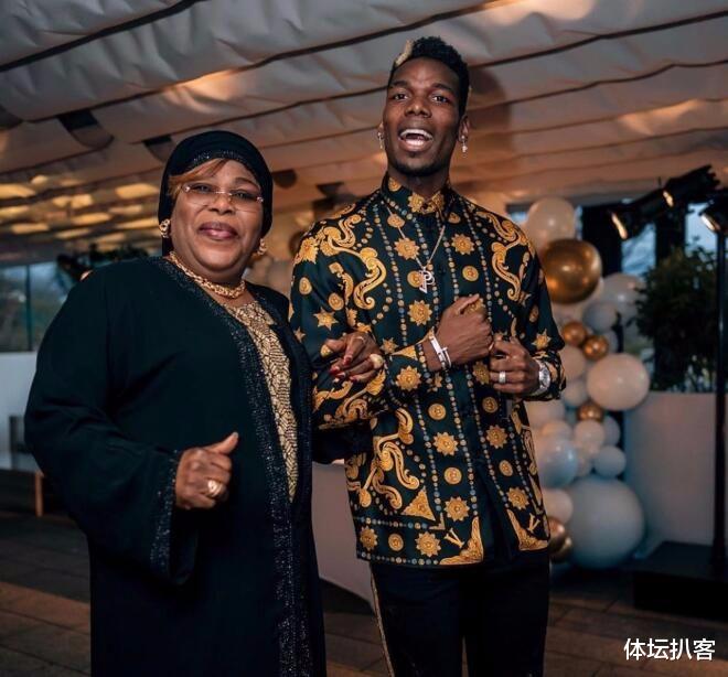 博格巴■博格巴穿裆母亲反遭抢断，表情一脸失望，感人发声：多陪陪父母！