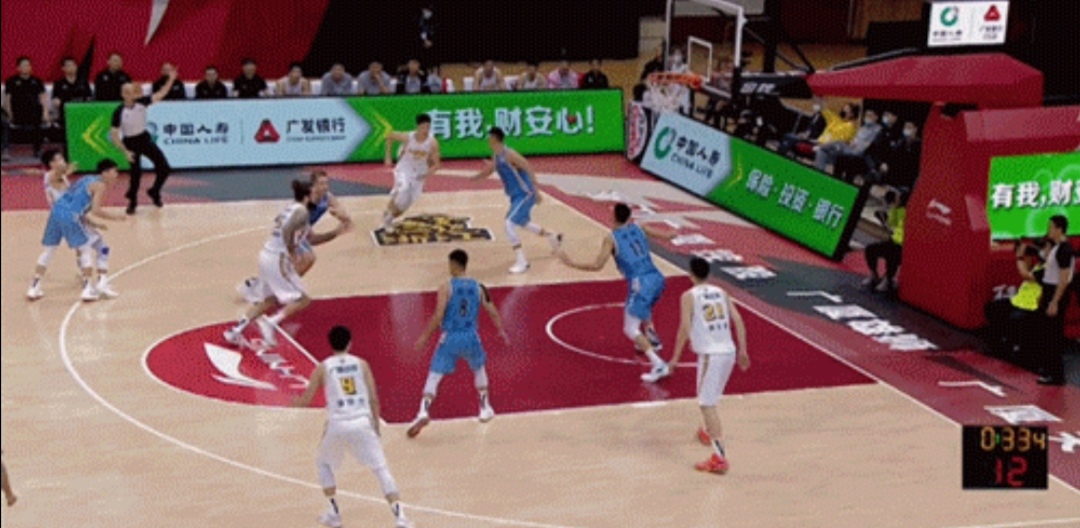 广厦|闲谈CBA——北首钢京换回球衣，1.8秒绝杀广厦，终止四连败