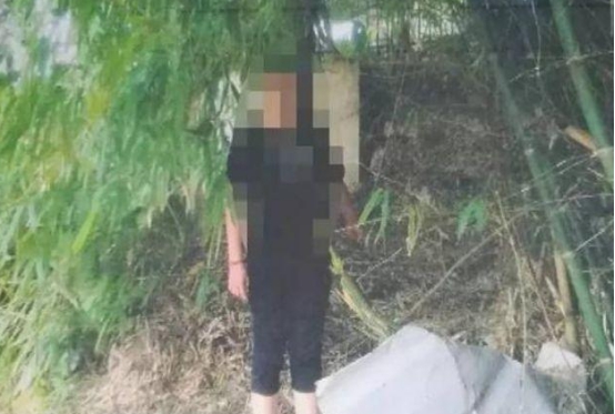 时报关注 广东一男子见女子树林方便想要实施强奸，被女子反制，起诉书公示