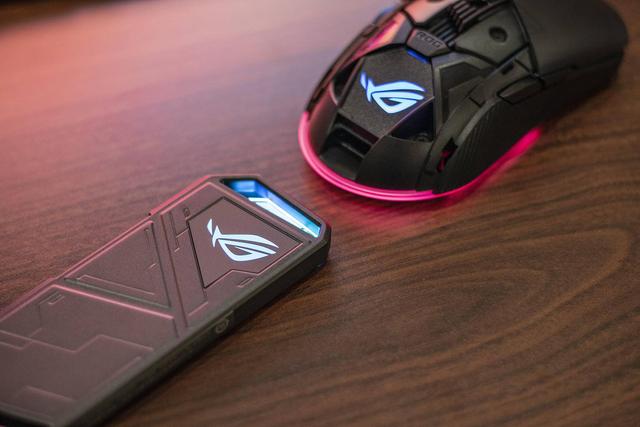 苹果|高速、高颜值的移动存储工具，ROG Strix Arion 幻影硬盘盒体验