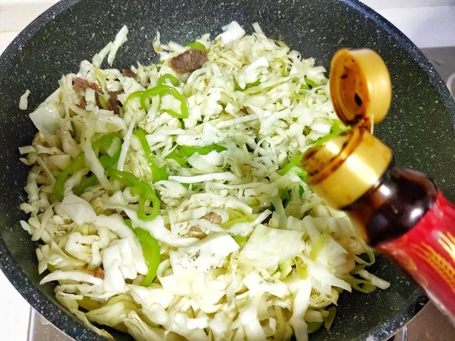 包菜@便秘最怕这食材，5毛钱一斤，隔三差五吃，相当于给肠道大扫除！