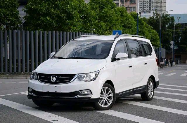 本田XR-V|月销仅3238辆，宝骏730销量崩盘，神车为何卖不动了？