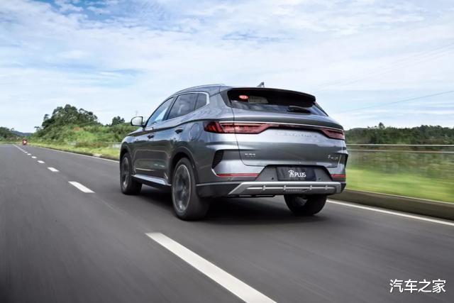 宋plus|宽近1米9,内饰三块屏幕,全新发动机!这台中国SUV要硬刚合资车!