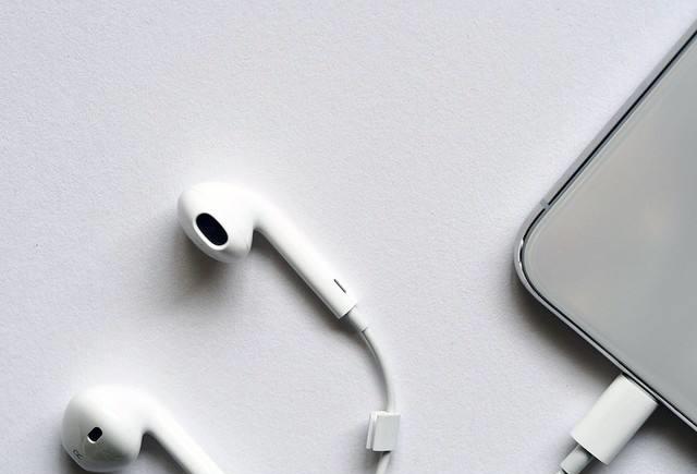 美国|iPhone12发布,苹果3大伎俩被识破!中国消费者已不再是以前了!