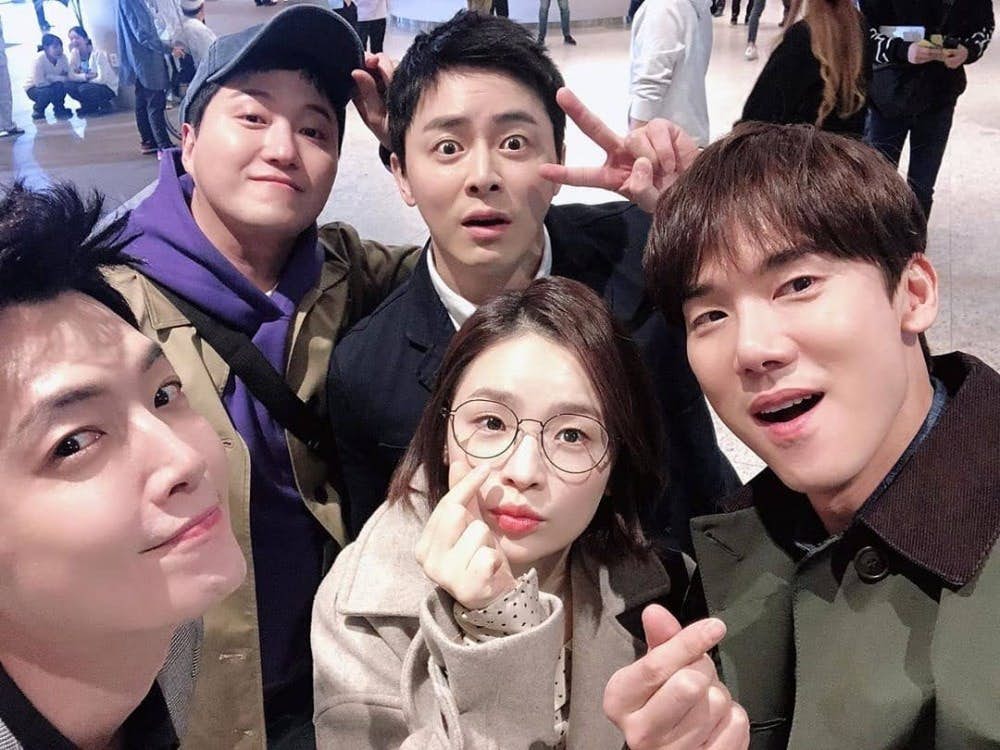 [杀青]《机智医生生活》第一季杀青了！柳演锡、郑敬淏晒未公开照片