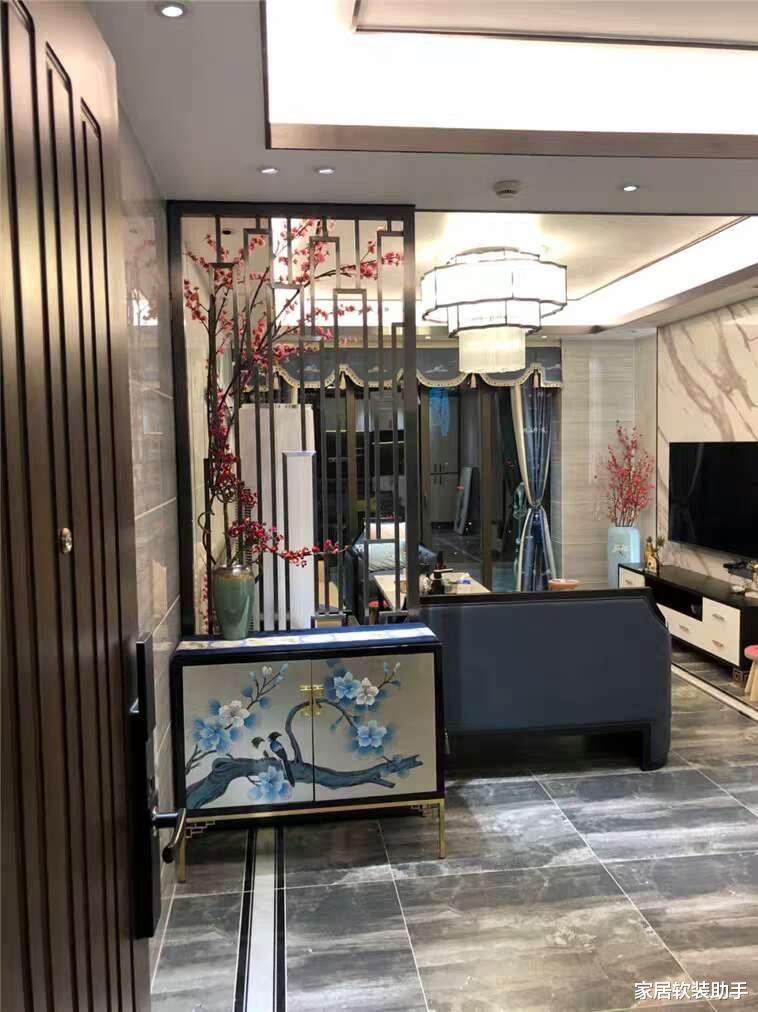 「」刚完工的新中式新房，背景墙大气又抢眼，一进门就被迷住，晒晒！