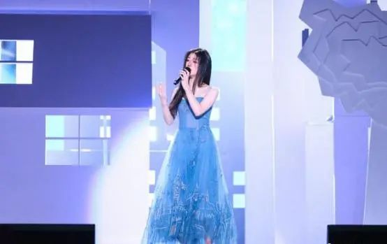 单依纯|这届《好声音》跑偏，只顾宠导师，冠军单依纯曾被韩红否定