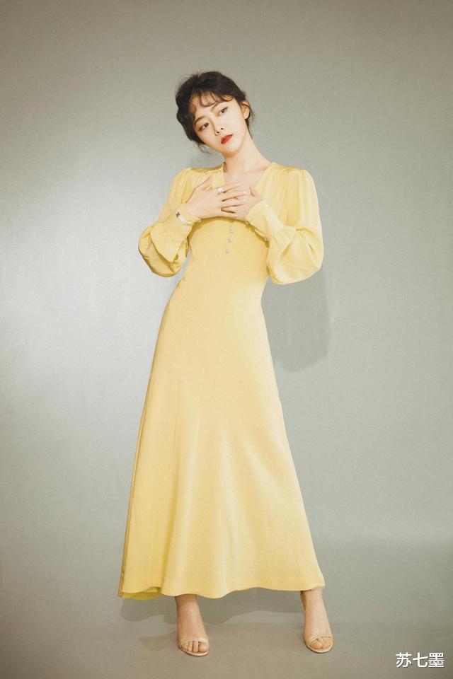 「洗面奶」圆脸女孩有多漂亮？谭松韵扎“哪吒”发型，脸型可爱，穿搭好时髦