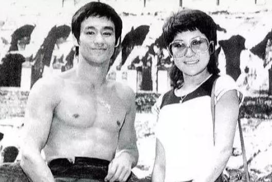 周星驰■向太：我们跟这么多人都好，怎么就遇到周星驰和张柏芝两个白眼狼