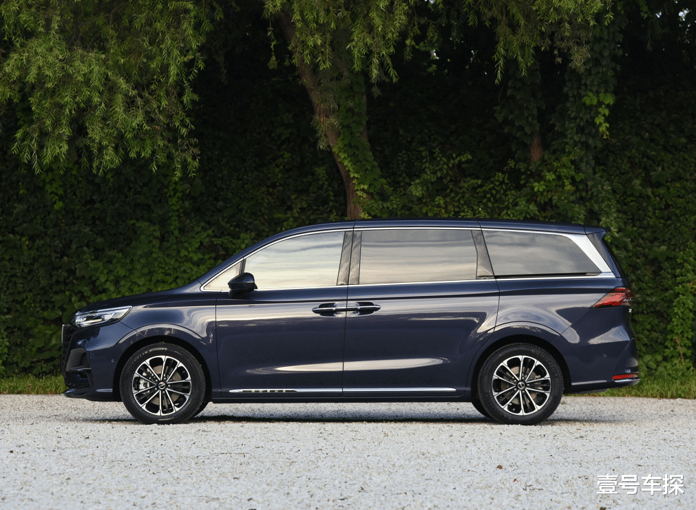 长安CS75|国产又一高端MPV亮相，车内带“魔吧”能泡茶，定价多少可大卖