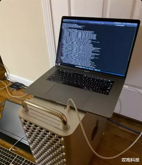 iphone12▲iPhone 12 独家爆料，120Hz 屏幕确认！