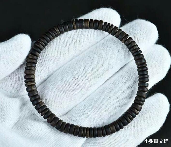 沉香|木质手串中的佼佼者，海黄不在其中，第一名不看颜值看内在