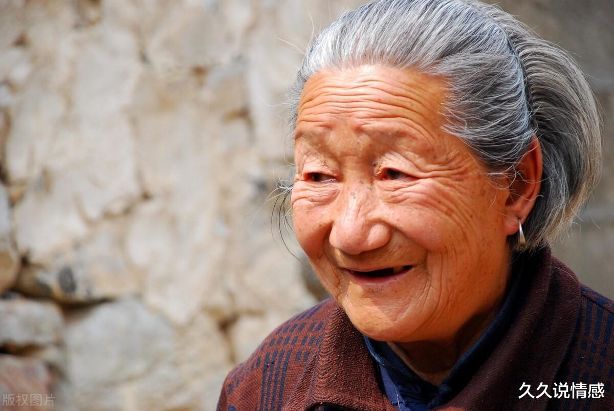 长寿|中年丧偶的女性为什么大多比较长寿?3个90岁老人说出实情